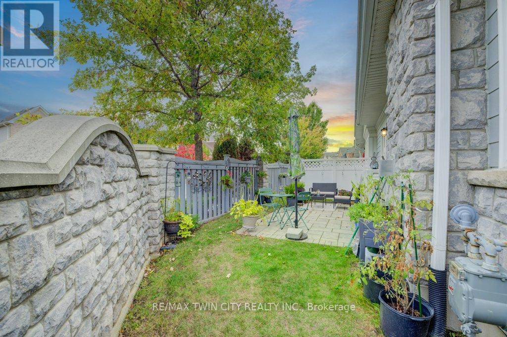 11 - 276 Sims Estate Drive, Kitchener, Ontario  N2A 0B1 - Photo 34 - X12426416