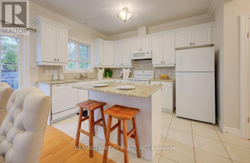 11 - 276 Sims Estate Drive, Kitchener, Ontario  N2A 0B1 - Photo 9 - X12426416