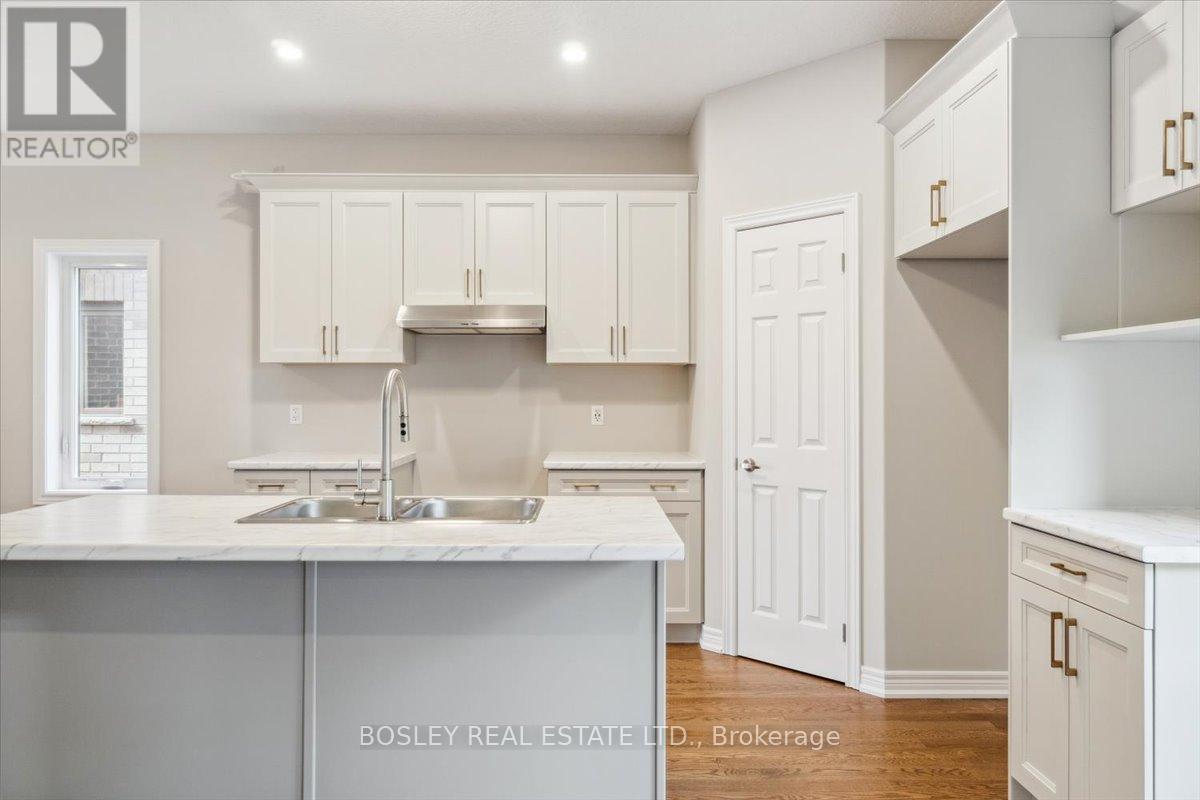 126 Devonleigh Gate N, Grey Highlands, Ontario  N0C 1H0 - Photo 14 - X12426427
