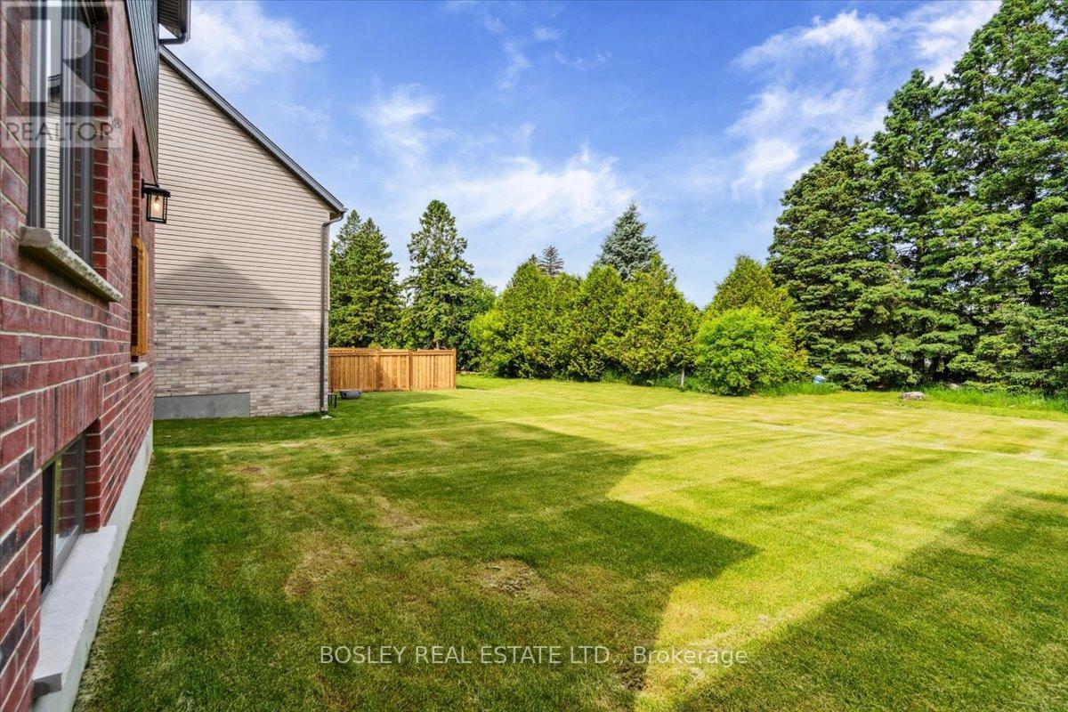 126 Devonleigh Gate N, Grey Highlands, Ontario  N0C 1H0 - Photo 37 - X12426427