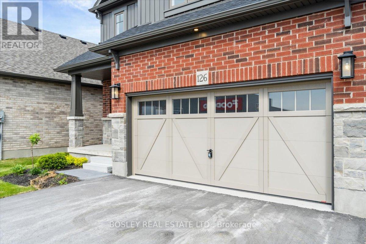 126 Devonleigh Gate N, Grey Highlands, Ontario  N0C 1H0 - Photo 4 - X12426427