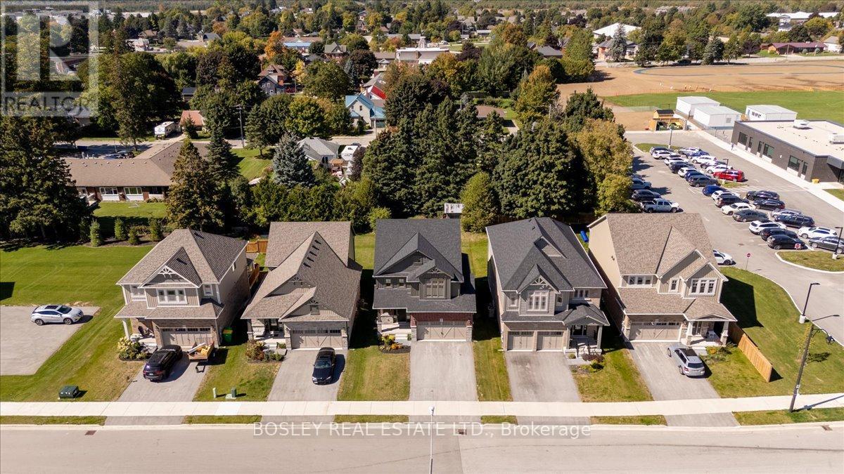 126 Devonleigh Gate N, Grey Highlands, Ontario  N0C 1H0 - Photo 45 - X12426427