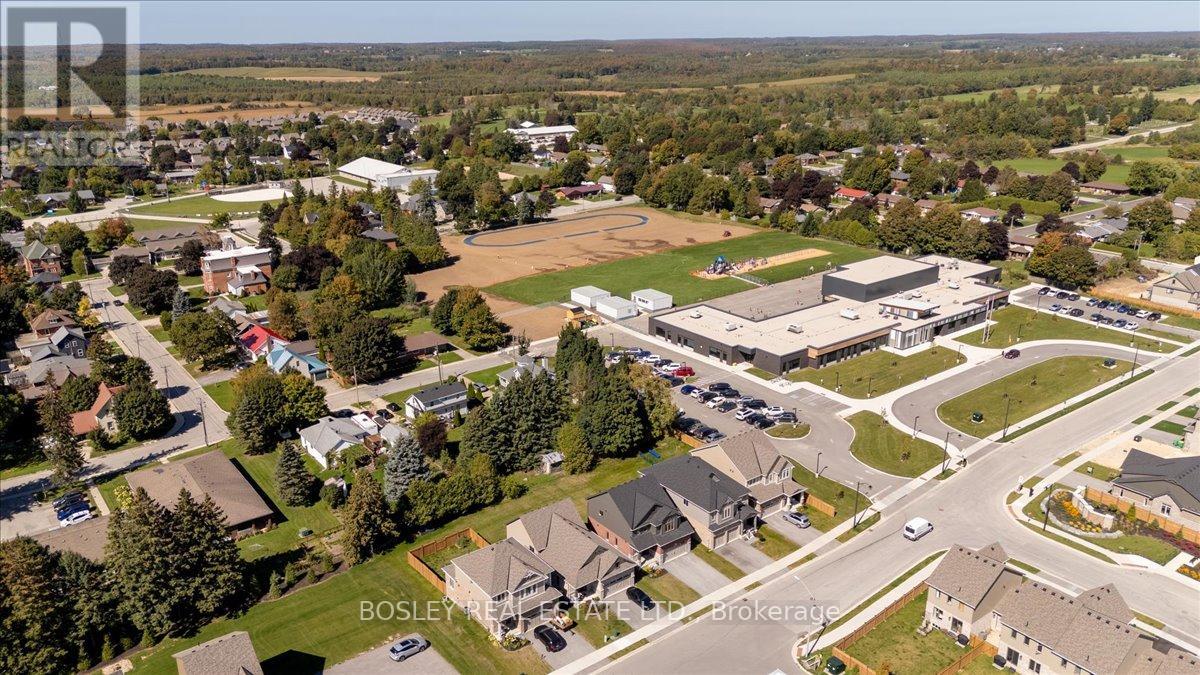 126 Devonleigh Gate N, Grey Highlands, Ontario  N0C 1H0 - Photo 46 - X12426427