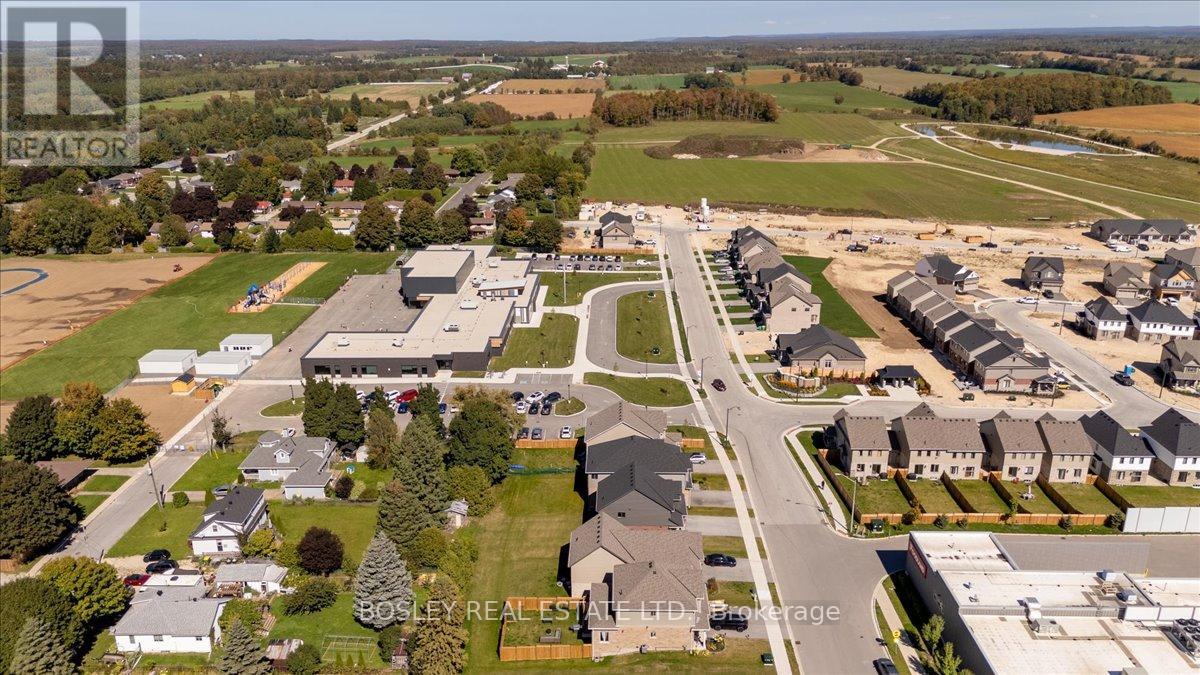 126 Devonleigh Gate N, Grey Highlands, Ontario  N0C 1H0 - Photo 47 - X12426427