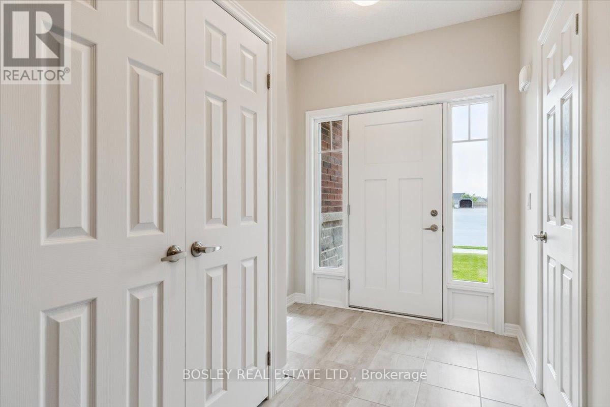 126 Devonleigh Gate N, Grey Highlands, Ontario  N0C 1H0 - Photo 6 - X12426427