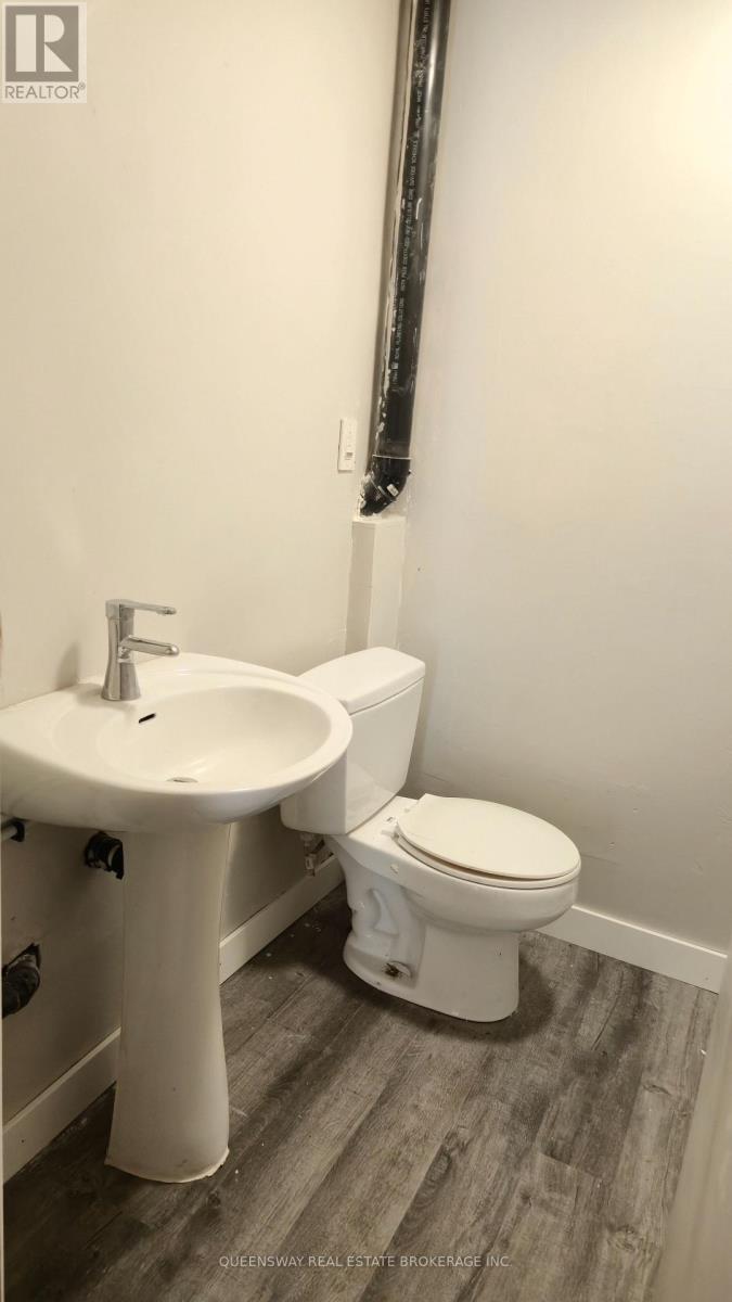 321 Robert Street, Hamilton, Ontario  L8L 2R8 - Photo 9 - X12426439