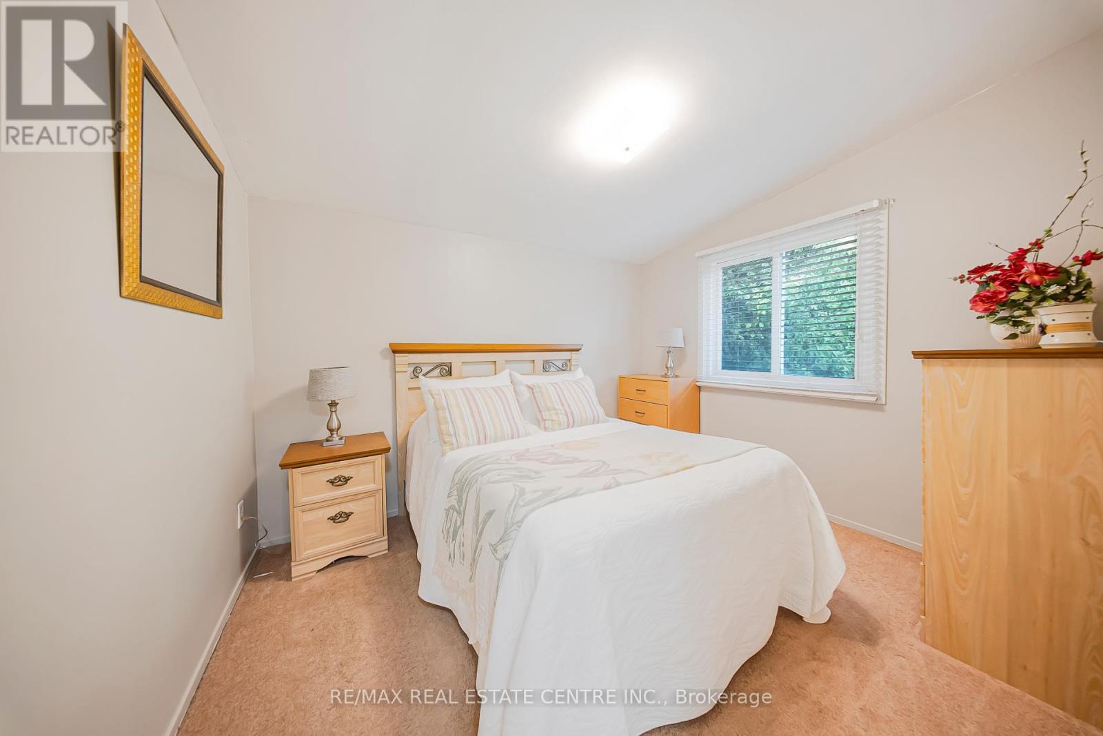 23 Coral Drive, Hamilton, Ontario  L8V 2N4 - Photo 16 - X12426451