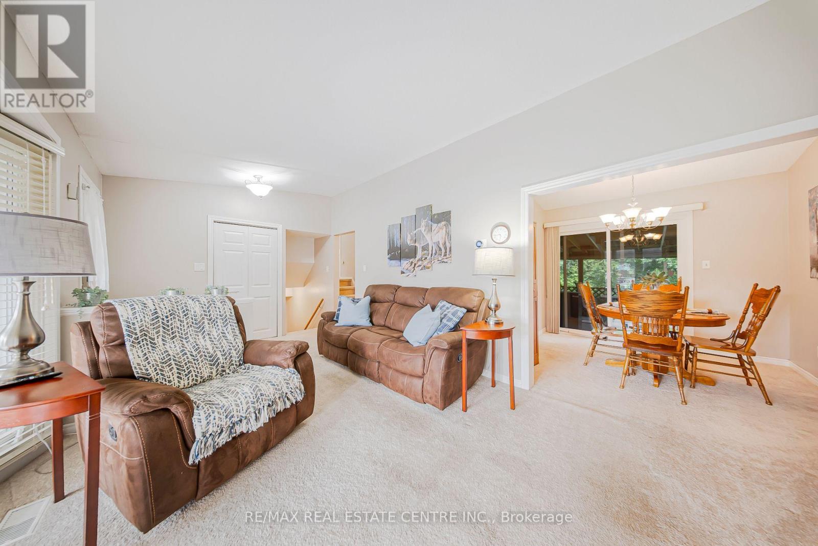 23 Coral Drive, Hamilton, Ontario  L8V 2N4 - Photo 5 - X12426451