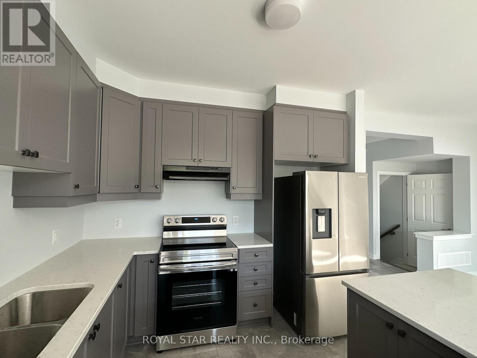 238 Billrian Crescent, Ottawa, Ontario  K2S 3A5 - Photo 10 - X12426461