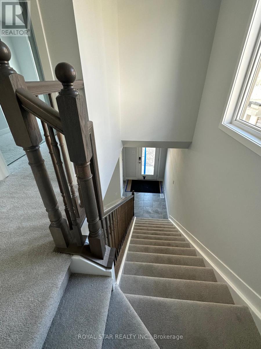 238 Billrian Crescent, Ottawa, Ontario  K2S 3A5 - Photo 12 - X12426461