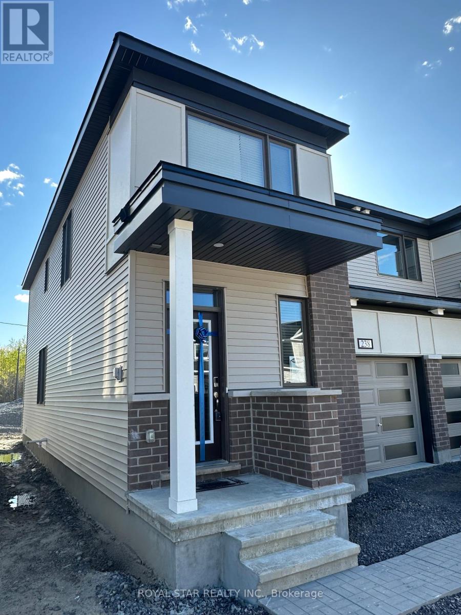 238 Billrian Crescent, Ottawa, Ontario  K2S 3A5 - Photo 2 - X12426461