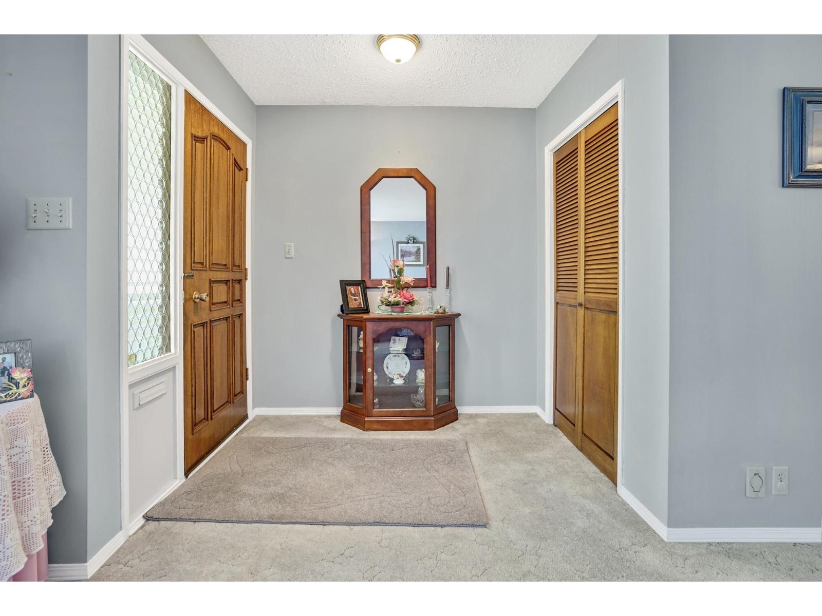 2495 Sugarpine Street, Abbotsford, British Columbia  V2T 3M7 - Photo 5 - R3051659