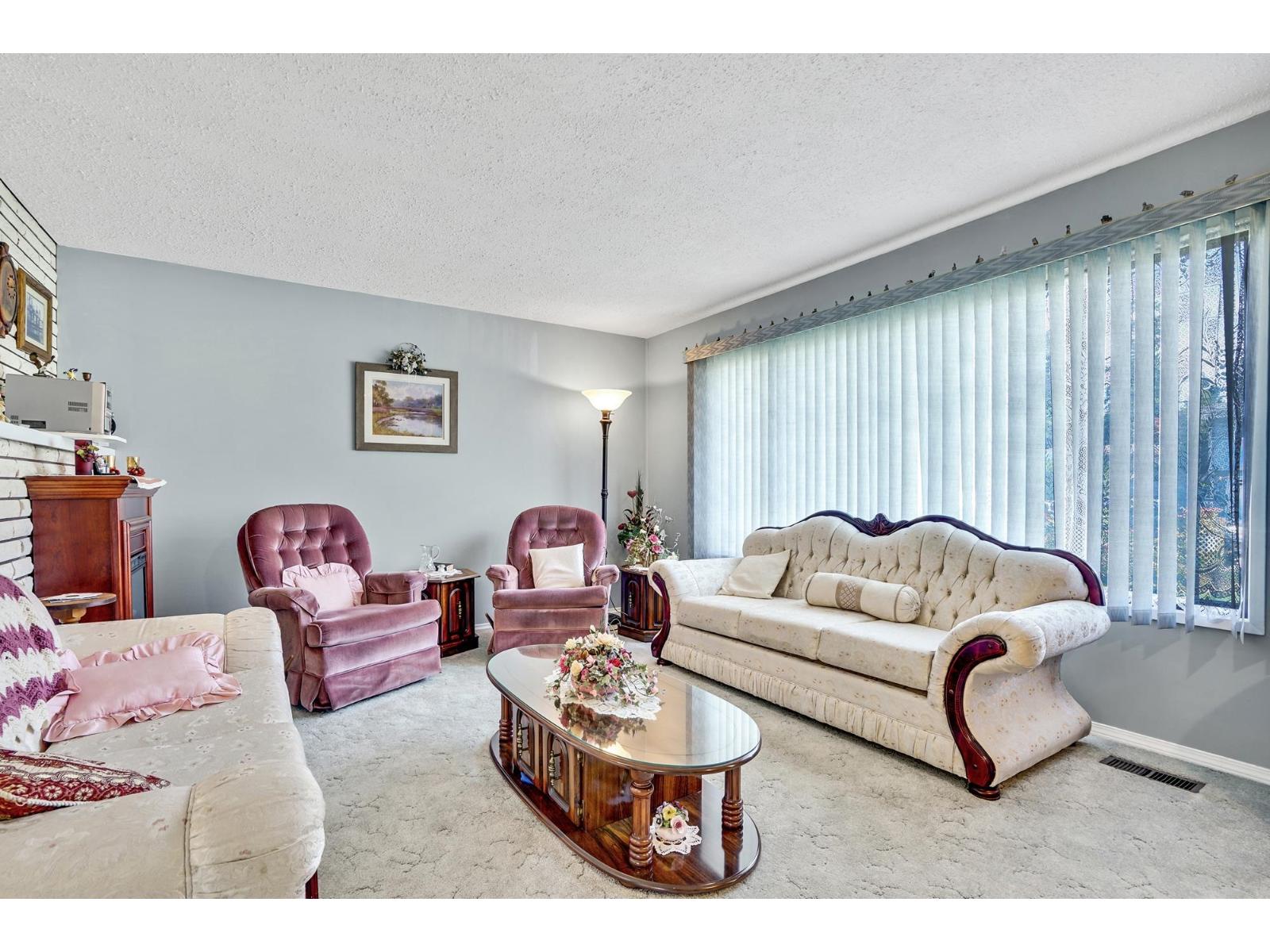 2495 Sugarpine Street, Abbotsford, British Columbia  V2T 3M7 - Photo 3 - R3051659