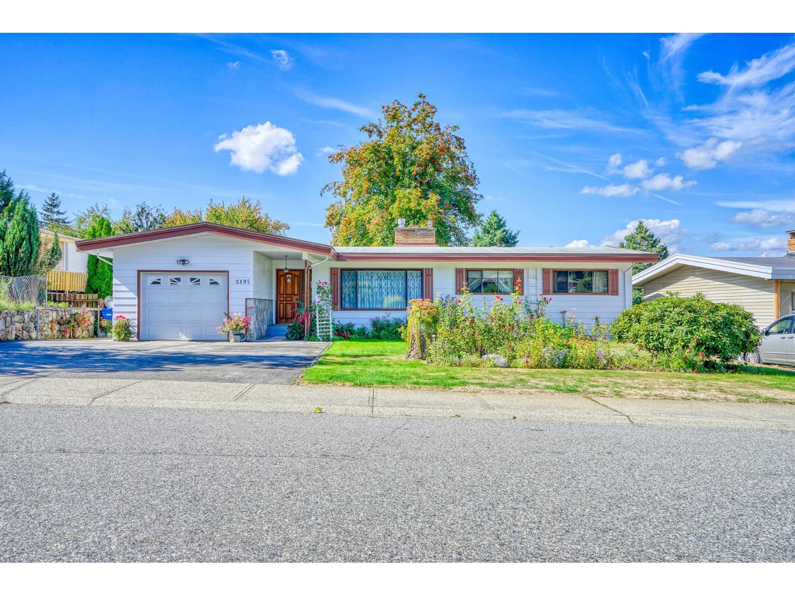 2495 Sugarpine Street, Abbotsford, British Columbia  V2T 3M7 - Photo 1 - R3051659