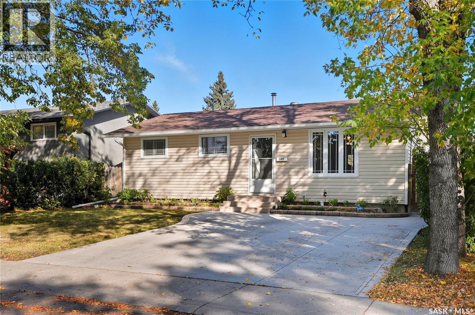 266 Lloyd CRESCENT, Saskatoon, Saskatchewan