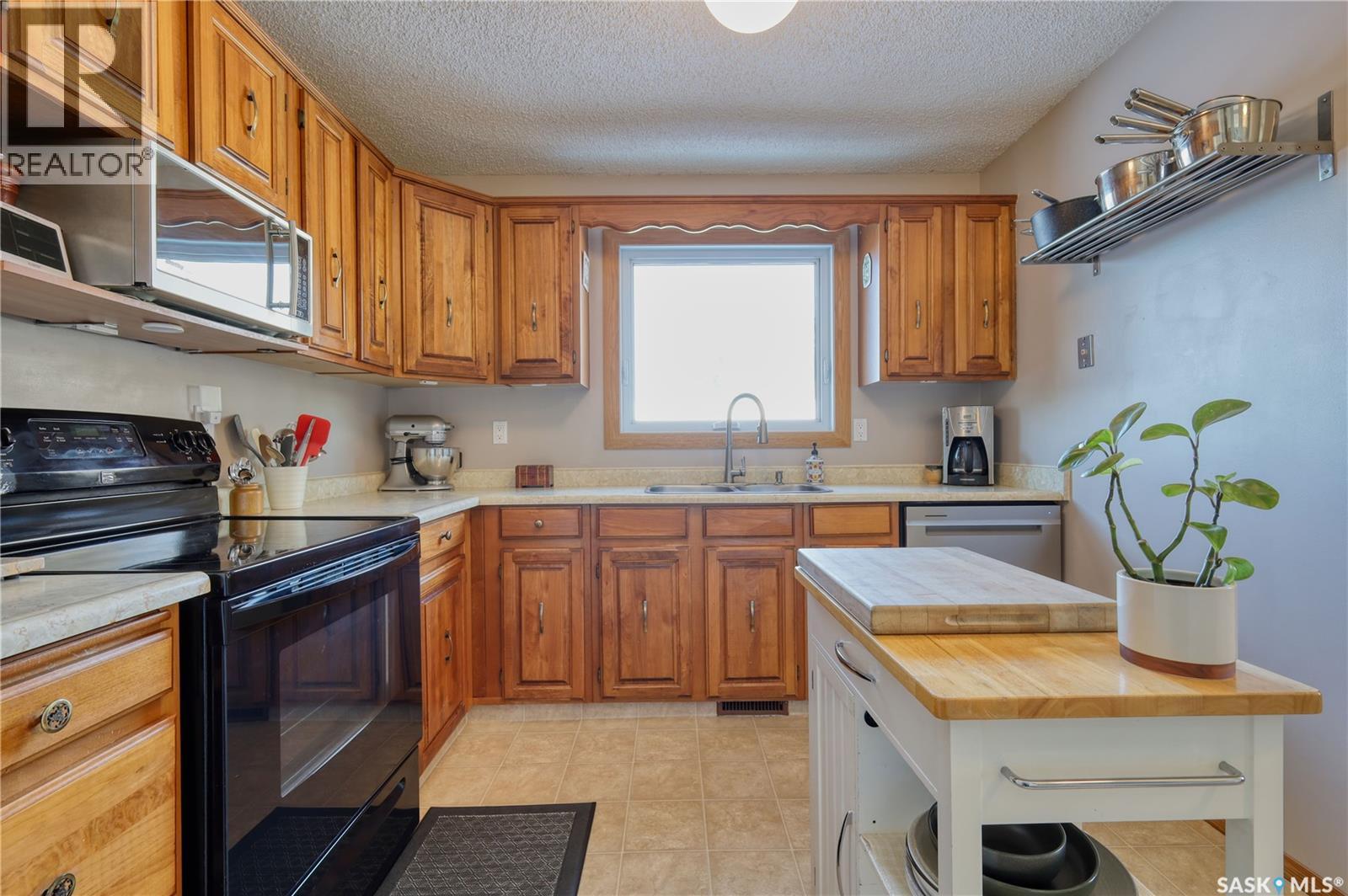 101 3rd Street W, Langham, Saskatchewan  S0K 2K0 - Photo 11 - SK019251