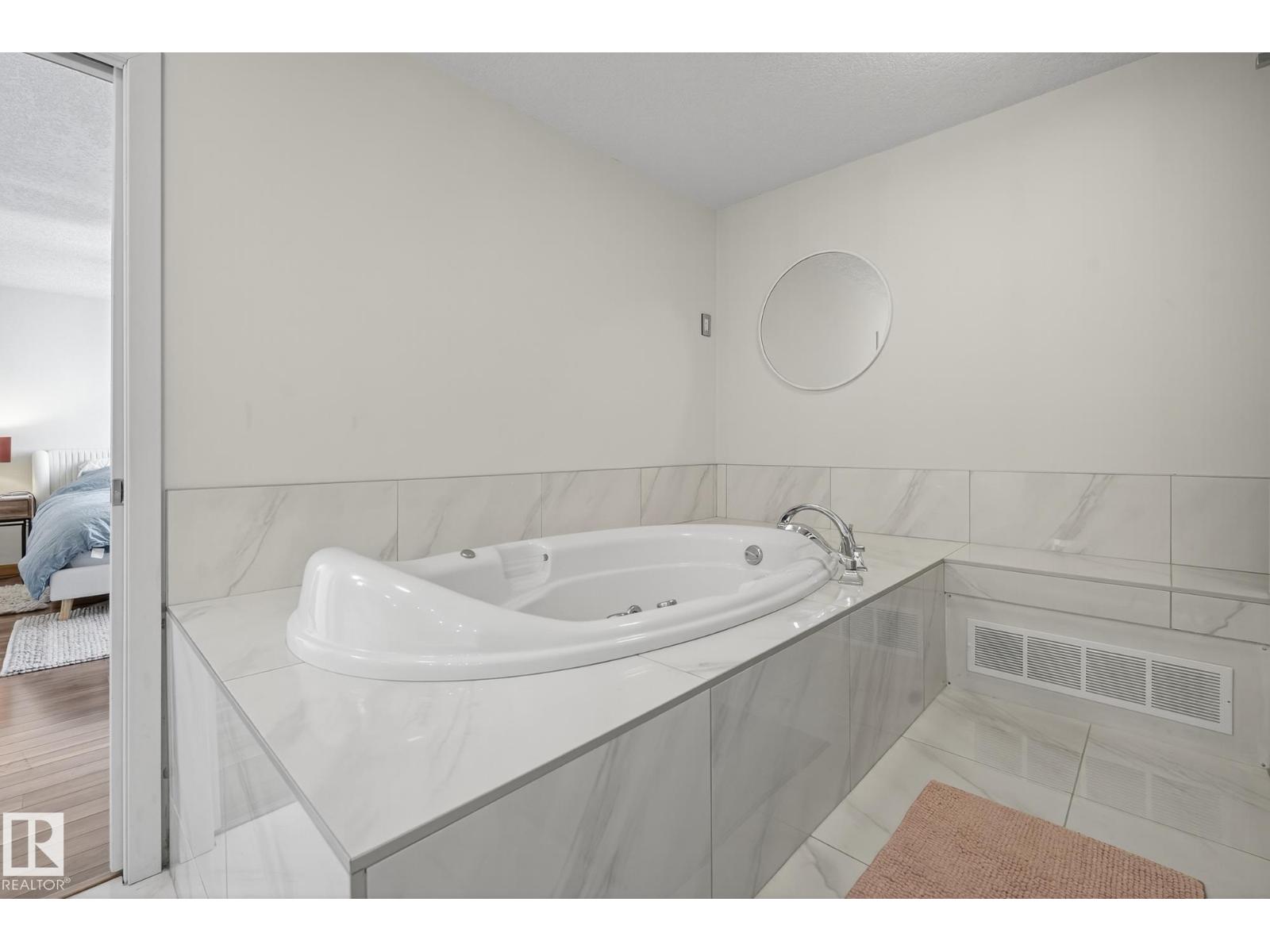#1004 10045 118 St Nw, Edmonton, Alberta  T5K 2K2 - Photo 23 - E4459449