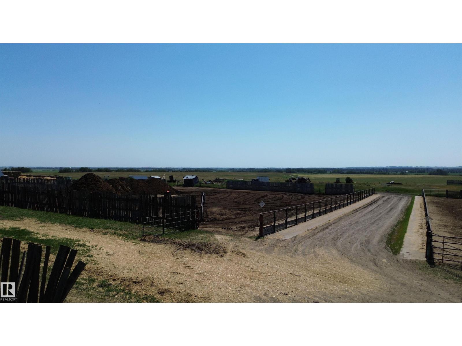 55107 Rge Rd 271, Rural Sturgeon County, Alberta  T8R 1W4 - Photo 12 - E4459447