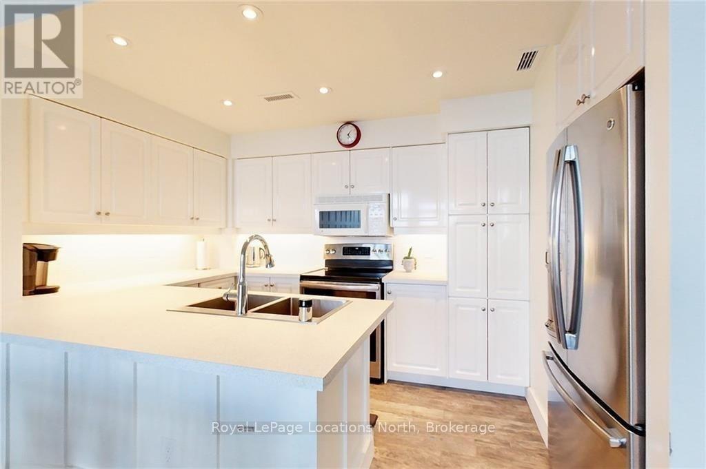 872 Suncrest Circle, Collingwood, Ontario  L9Y 5C7 - Photo 4 - S12417159