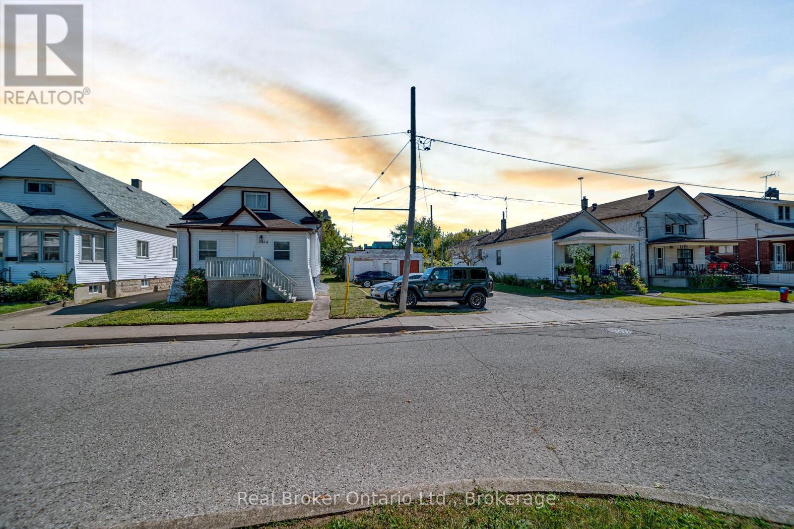 5464 Lewis Avenue, Niagara Falls, Ontario  L2G 3R7 - Photo 3 - X12424757