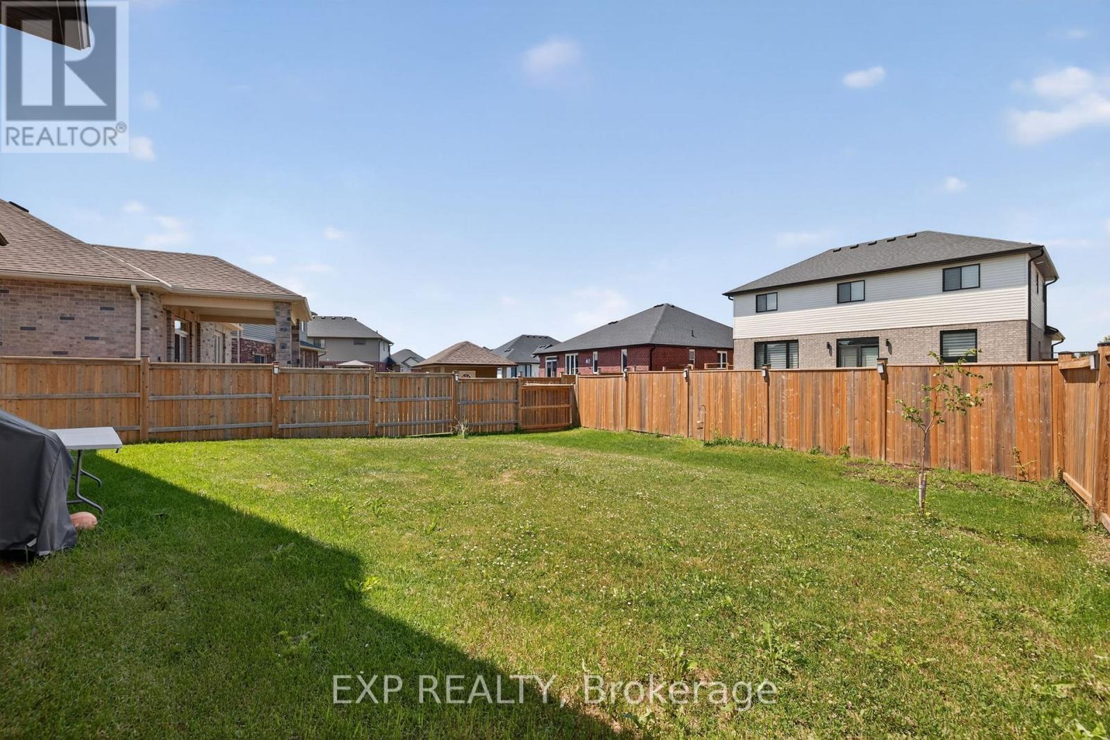 116 Spencer Avenue, Lucan Biddulph, Ontario  N0M 2J0 - Photo 37 - X12426635