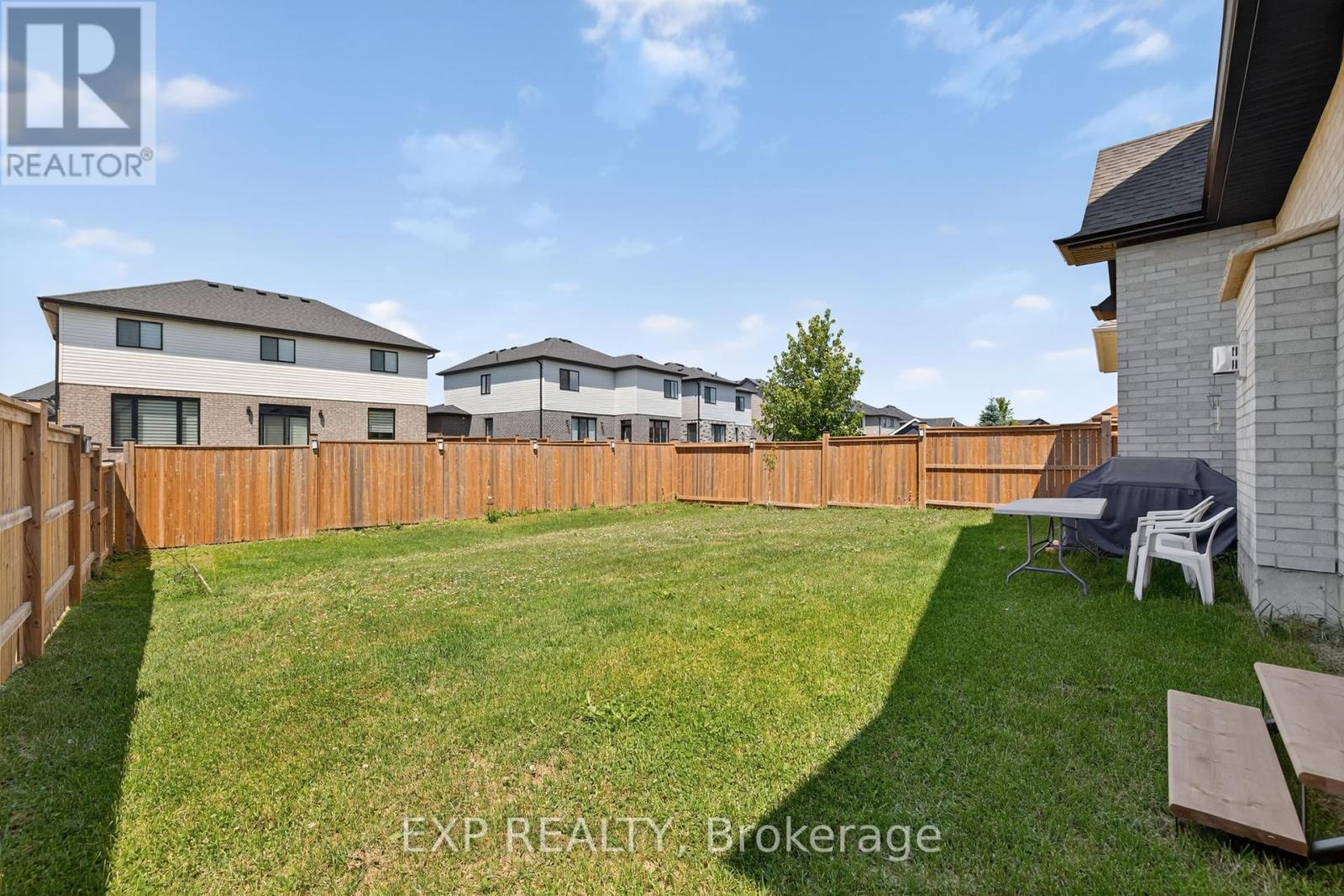 116 Spencer Avenue, Lucan Biddulph, Ontario  N0M 2J0 - Photo 43 - X12426635