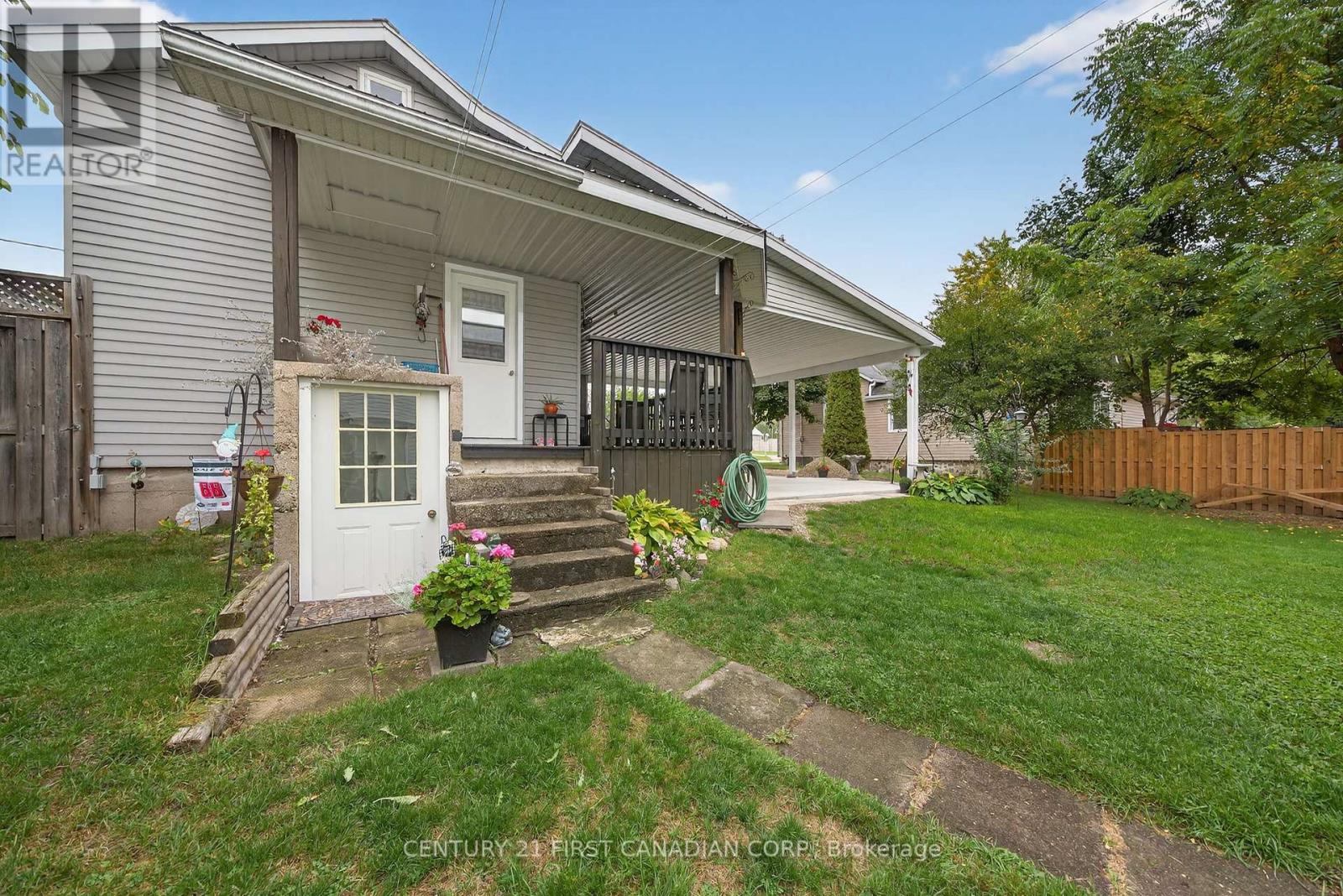 139 Centre Street, South Huron, Ontario  N0M 1N0 - Photo 28 - X12426643