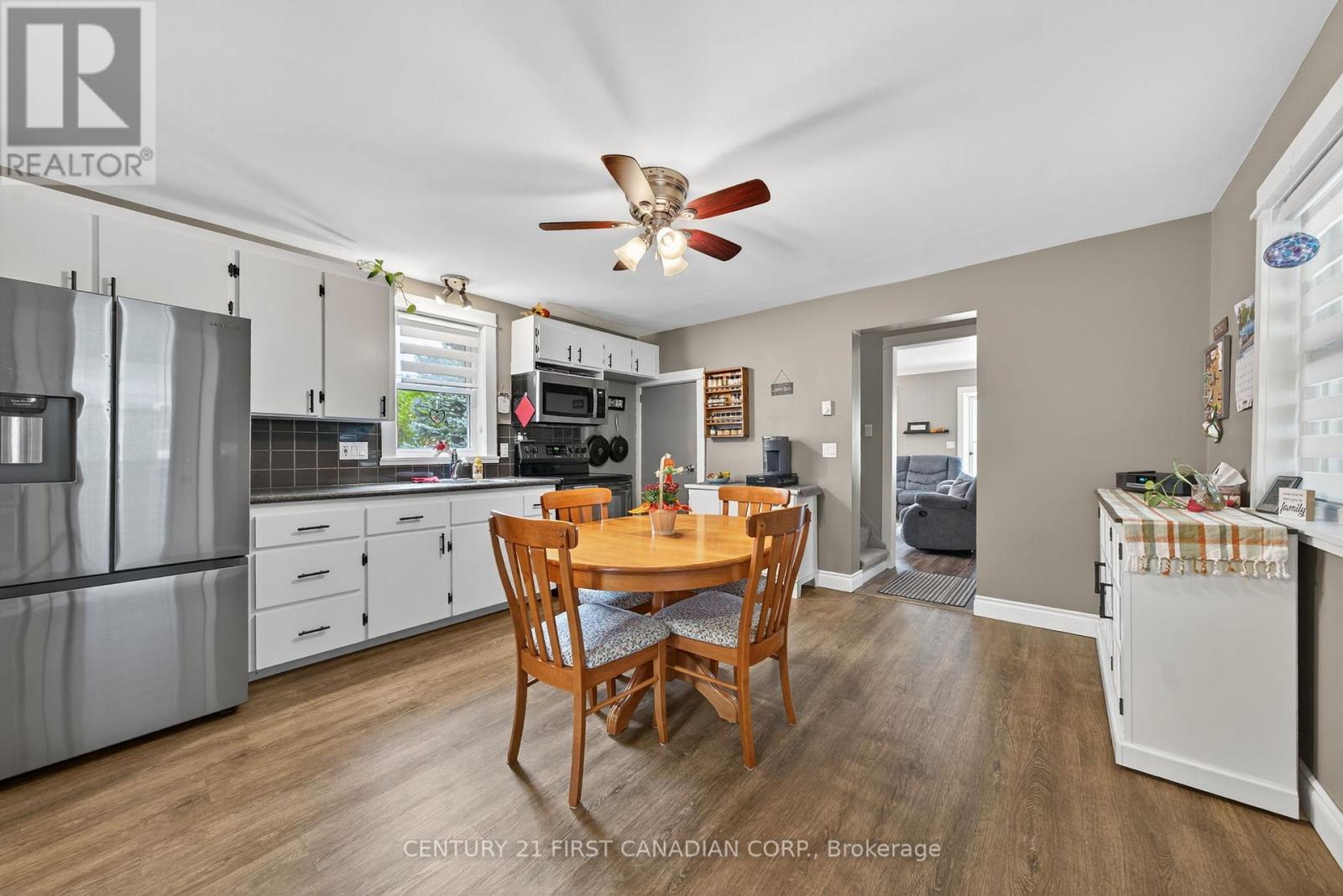 139 Centre Street, South Huron, Ontario  N0M 1N0 - Photo 5 - X12426643