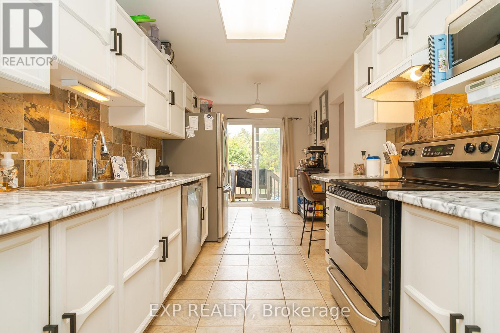 86 Furlong Crescent, Ottawa, Ontario  K2M 2H9 - Photo 11 - X12426628