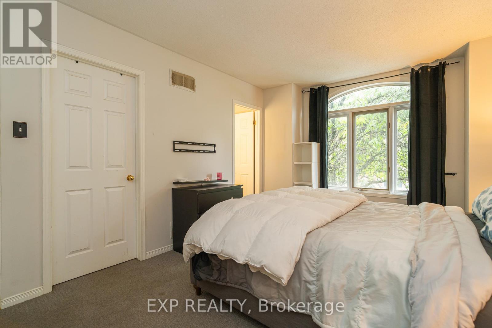 86 Furlong Crescent, Ottawa, Ontario  K2M 2H9 - Photo 16 - X12426628