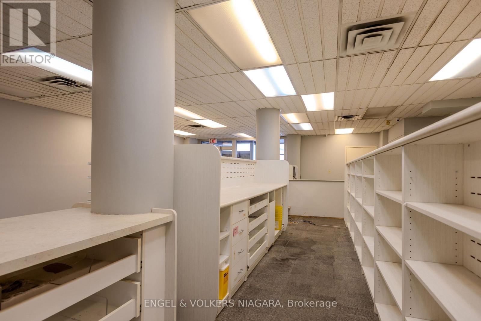 4796 Victoria Avenue, Niagara Falls, Ontario  L2E 1W6 - Photo 16 - X12426679