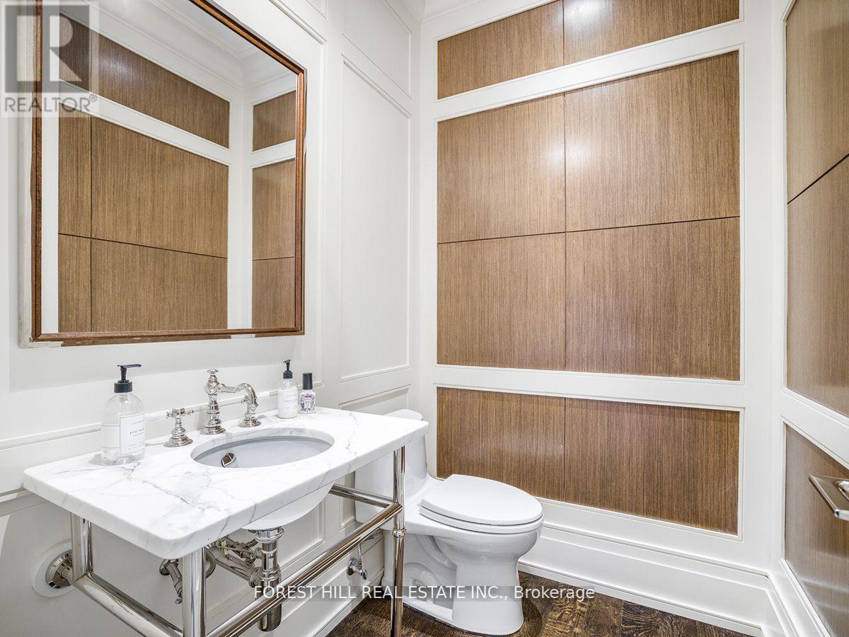 19 Vesta Drive, Toronto, Ontario  M5P 2Z4 - Photo 17 - C12426589