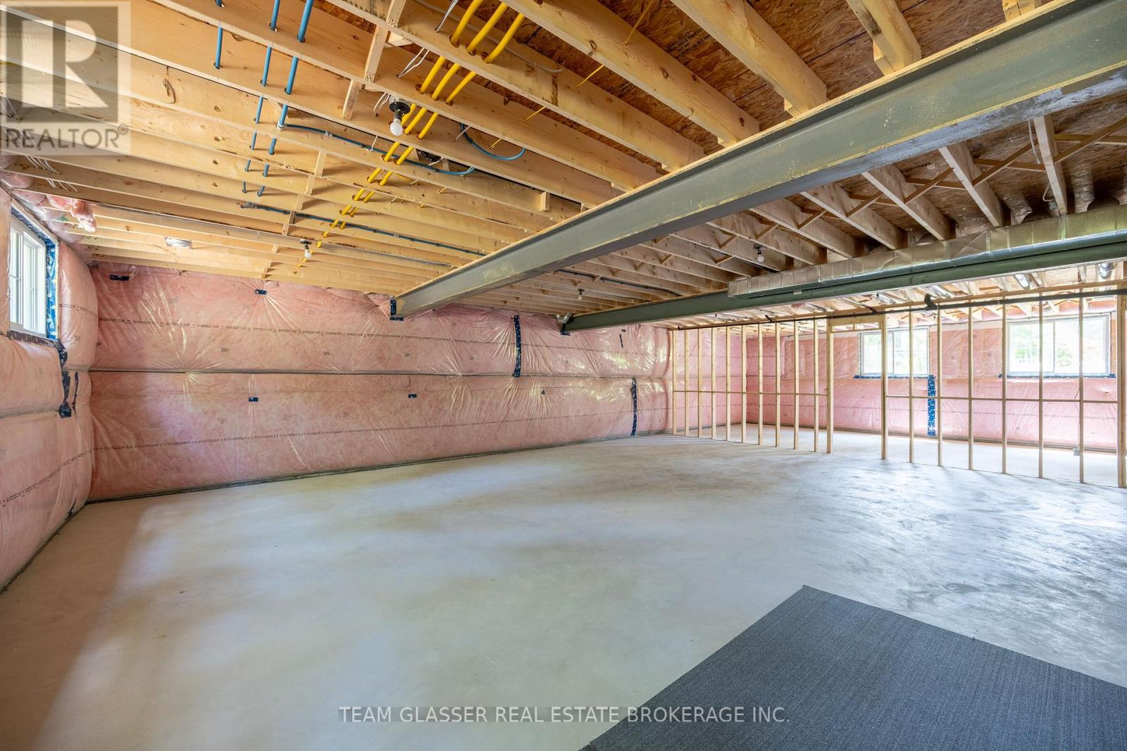 10099 Pinery Bluffs Road, Lambton Shores, Ontario  N0M 1T0 - Photo 47 - X12264529