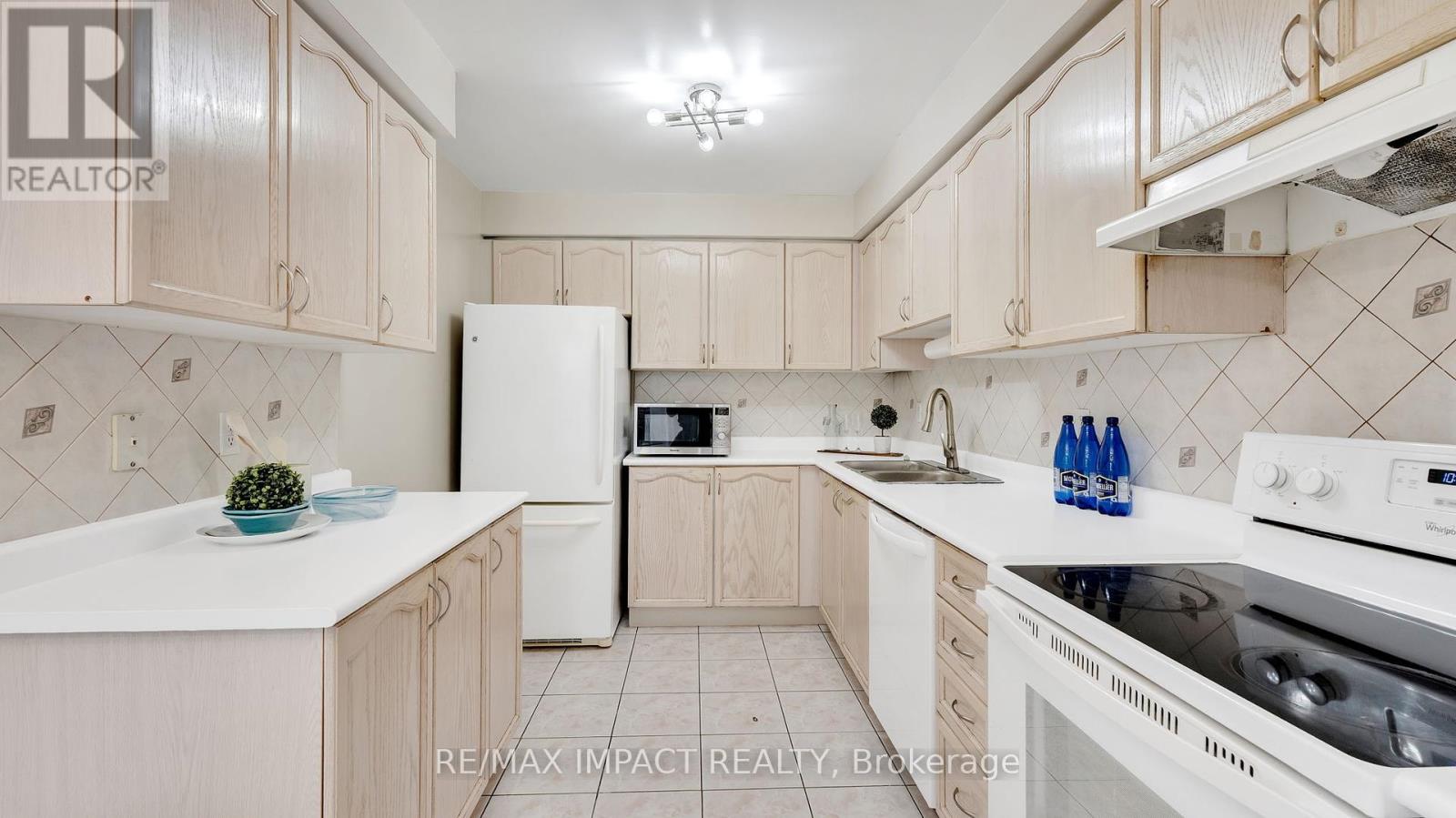 2 Plantation Court N, Whitby (Williamsburg), Ontario  L1P 1R2 - Photo 11 - E12426564