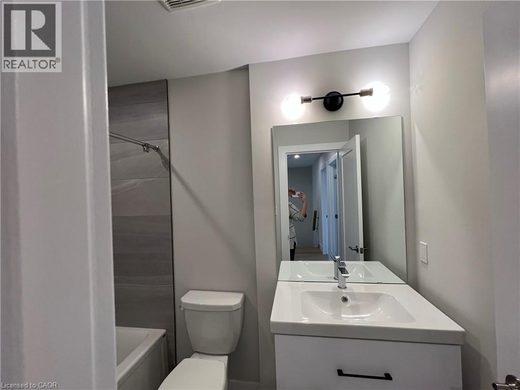 3547 Emilycarr Lane, London, Ontario  N6L 0A5 - Photo 13 - 40773406