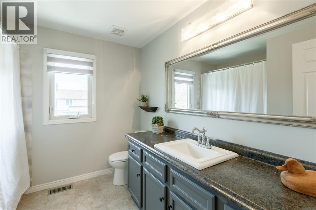134 Conestoga Drive, Sarnia, Ontario  N7S 5V9 - Photo 27 - 25024252
