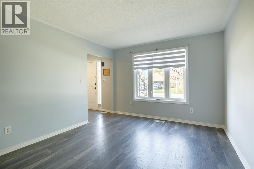 134 Conestoga Drive, Sarnia, Ontario  N7S 5V9 - Photo 3 - 25024252