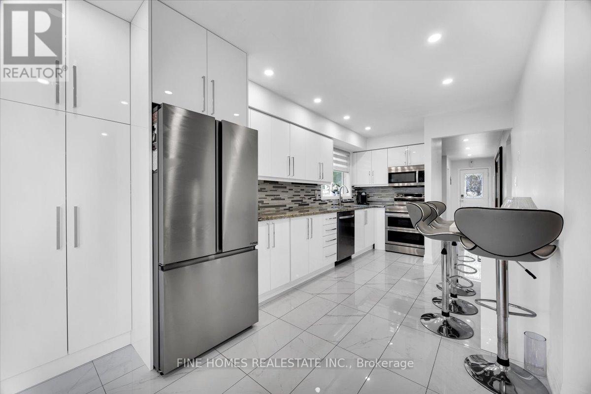 24 New Havens Way, Markham, Ontario  L3T 5G2 - Photo 10 - N12426489