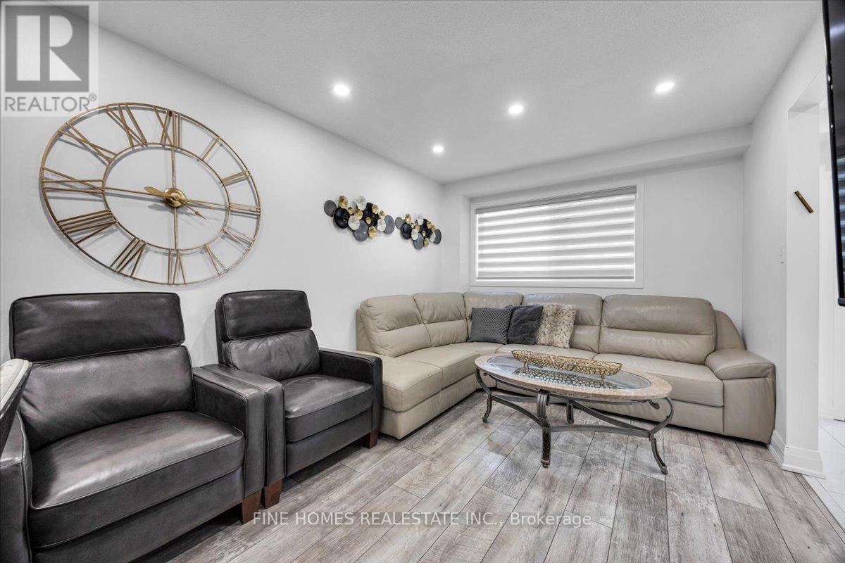 24 New Havens Way, Markham, Ontario  L3T 5G2 - Photo 13 - N12426489