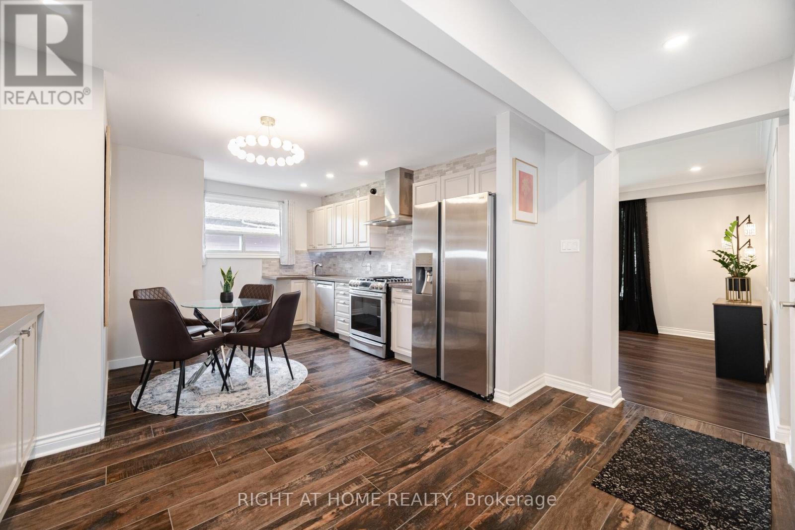 15 Kemano Road, Aurora, Ontario  L4G 2Y2 - Photo 10 - N12426497