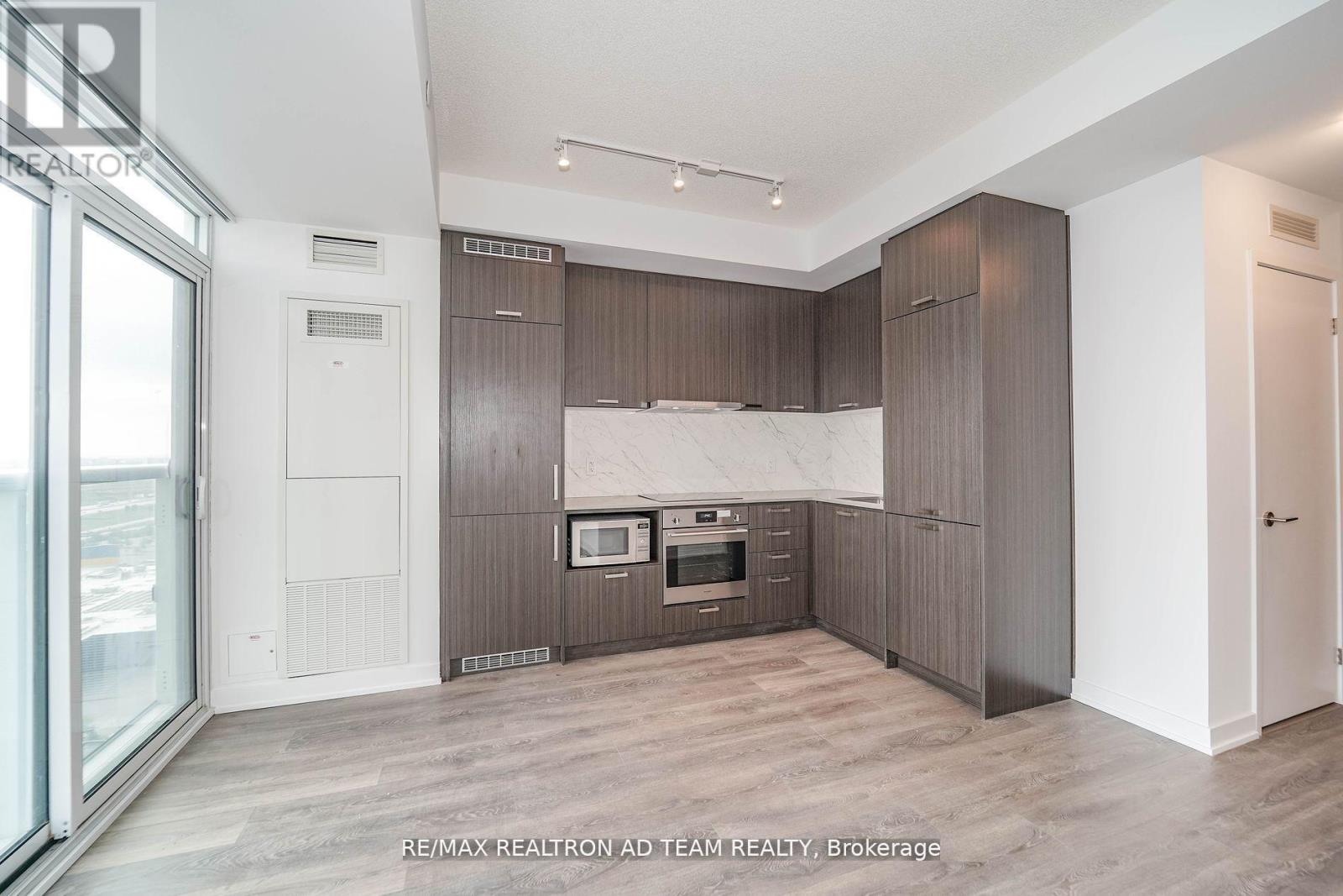 2003 - 38 Honeycrisp Crescent, Vaughan, Ontario  L4K 0M8 - Photo 13 - N12426550