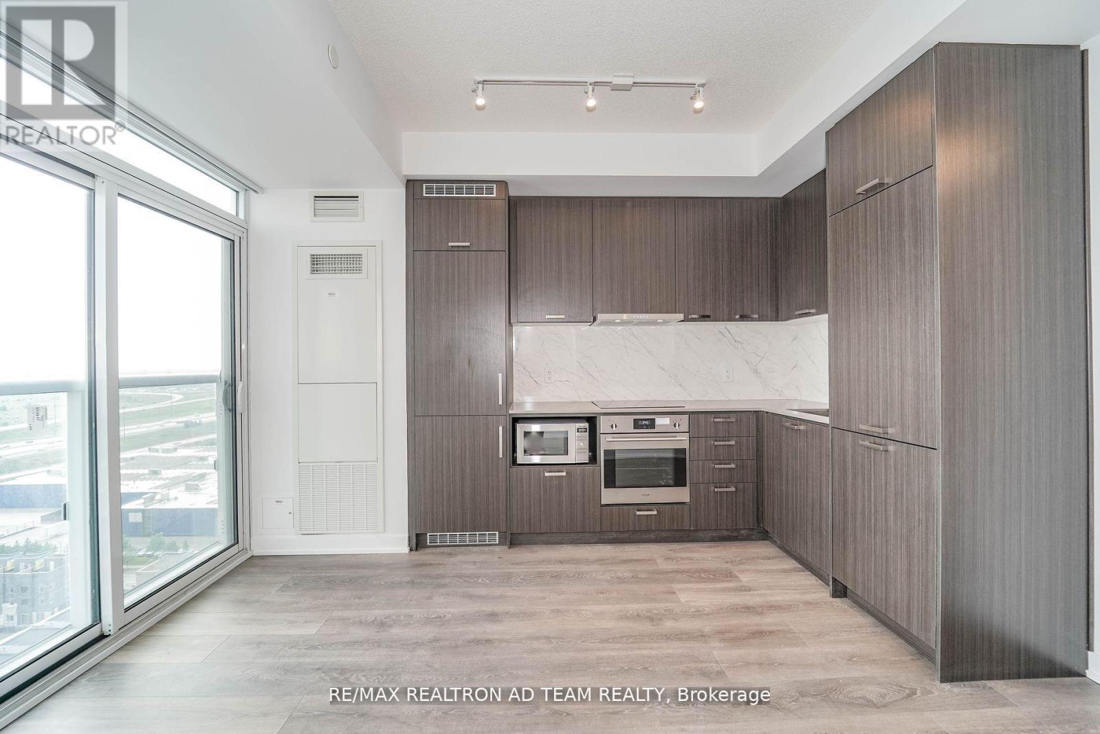 2003 - 38 Honeycrisp Crescent, Vaughan, Ontario  L4K 0M8 - Photo 14 - N12426550