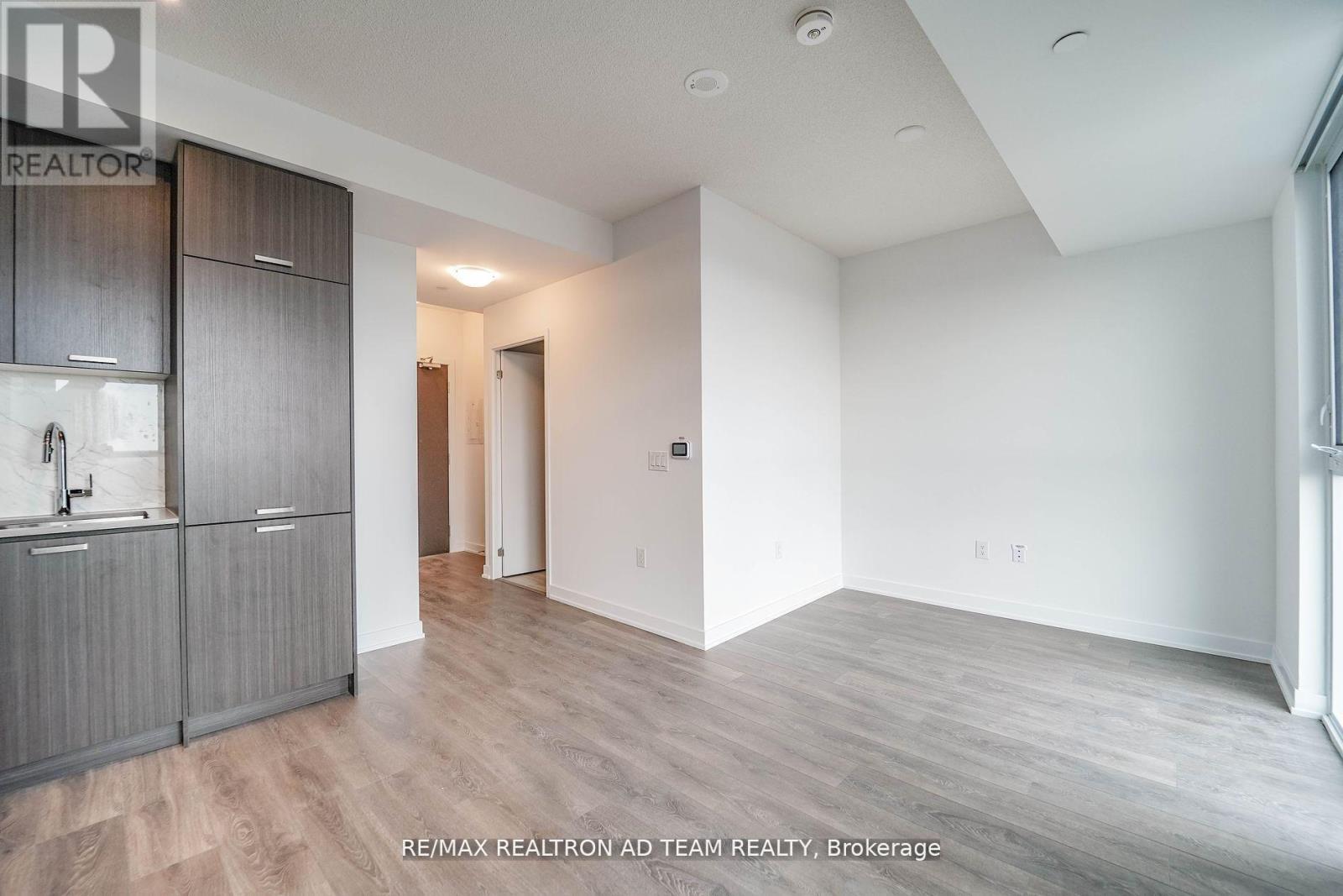 2003 - 38 Honeycrisp Crescent, Vaughan, Ontario  L4K 0M8 - Photo 17 - N12426550