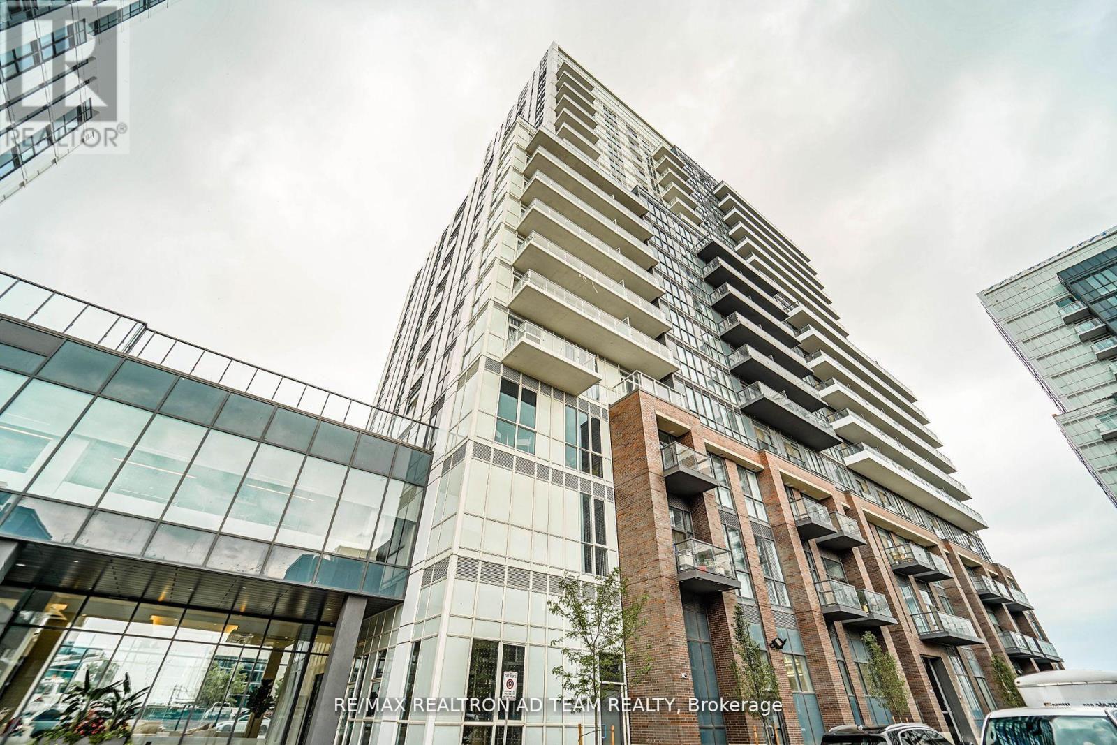 1017 - 38 Honeycrisp Crescent, Vaughan, Ontario  L4K 0M8 - Photo 1 - N12426553