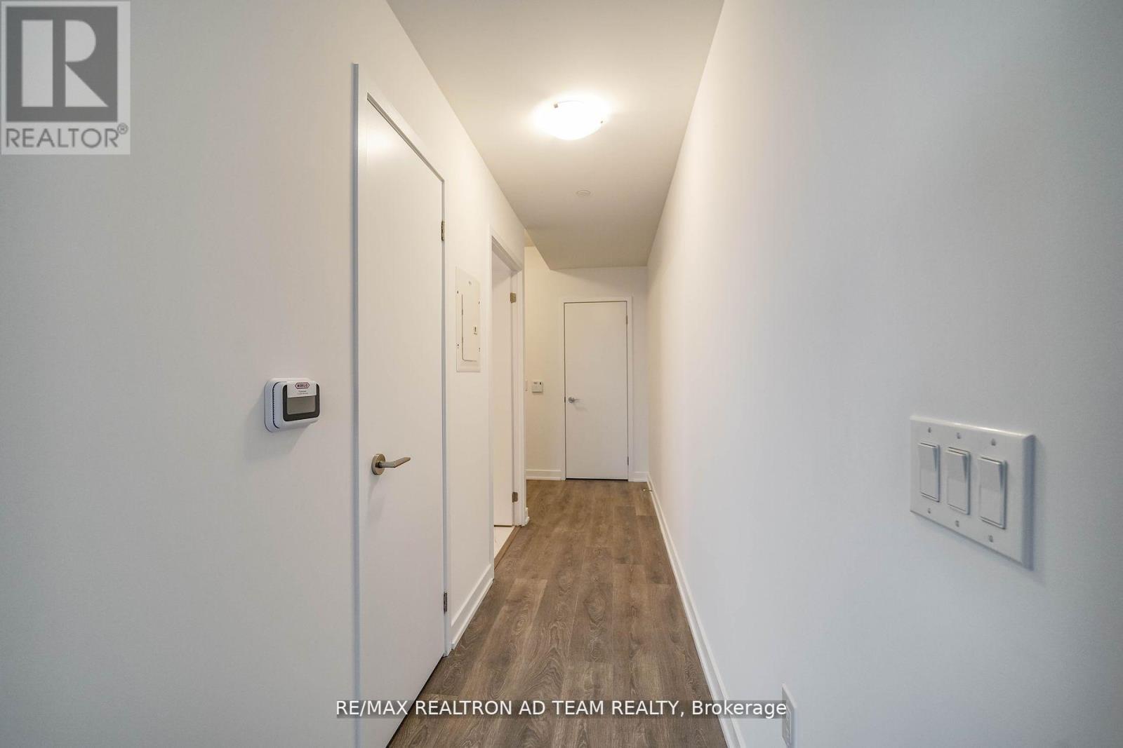 1017 - 38 Honeycrisp Crescent, Vaughan, Ontario  L4K 0M8 - Photo 19 - N12426553