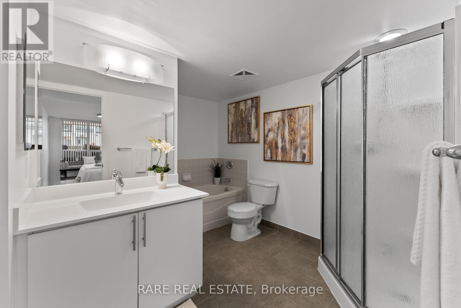 704 - 30 North Park Road, Vaughan, Ontario  L4J 0G6 - Photo 10 - N12426562