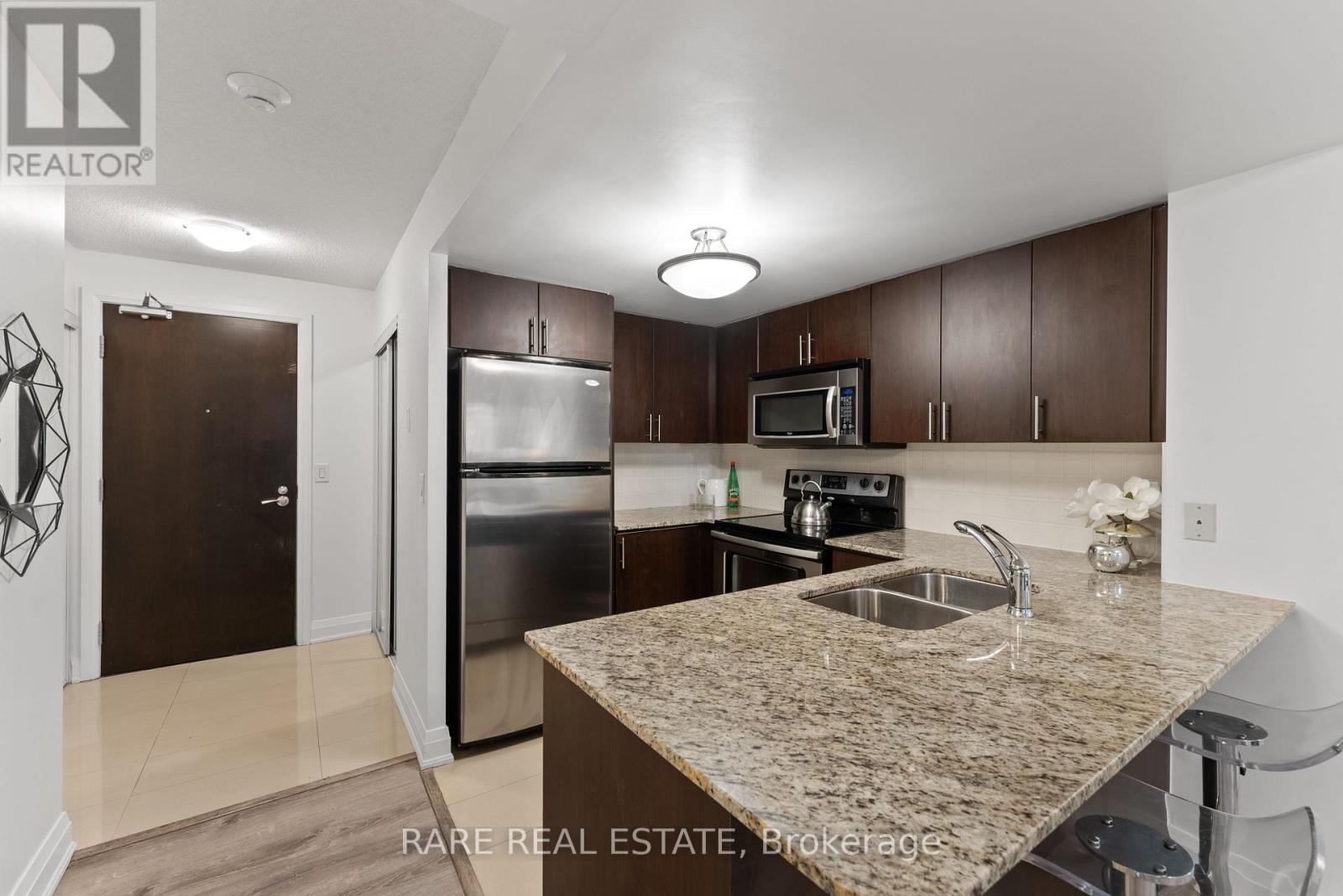 704 - 30 North Park Road, Vaughan, Ontario  L4J 0G6 - Photo 3 - N12426562