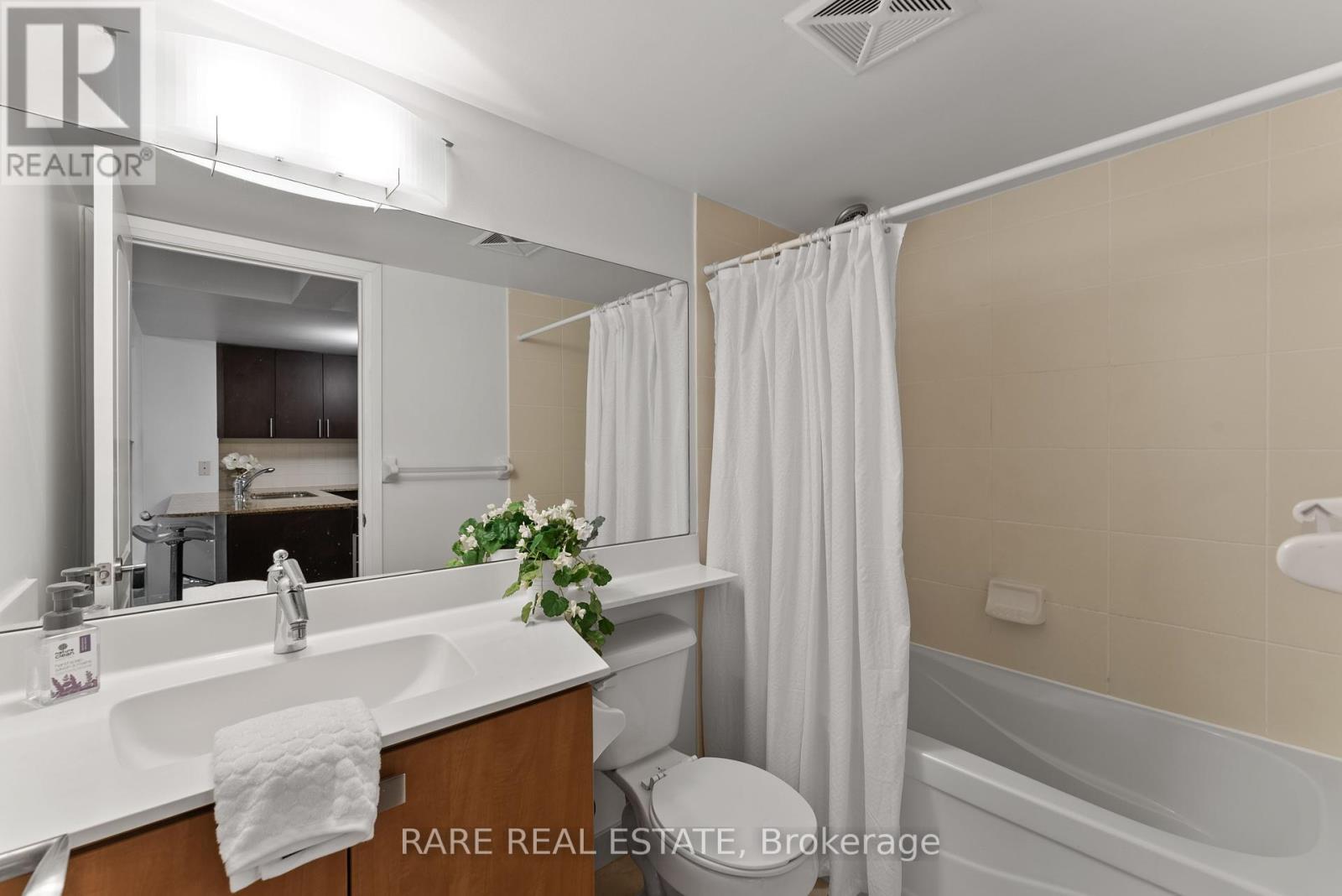 704 - 30 North Park Road, Vaughan, Ontario  L4J 0G6 - Photo 6 - N12426562