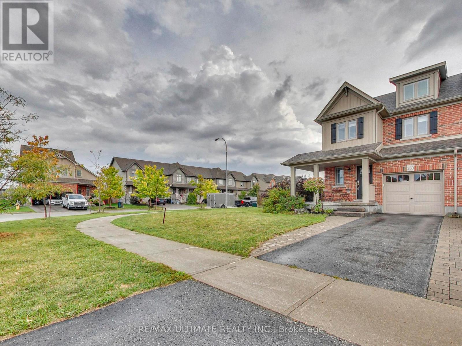 250 HUTCHINSON DRIVE, New Tecumseth, Ontario