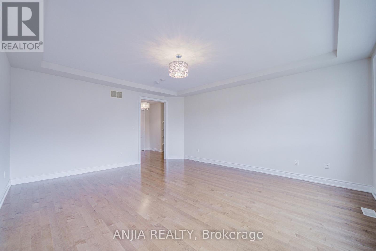 68 Oliver Emmerson Avenue, King, Ontario  L7B 0N8 - Photo 19 - N12426602